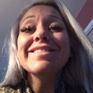 Meet your Posher, Laurence